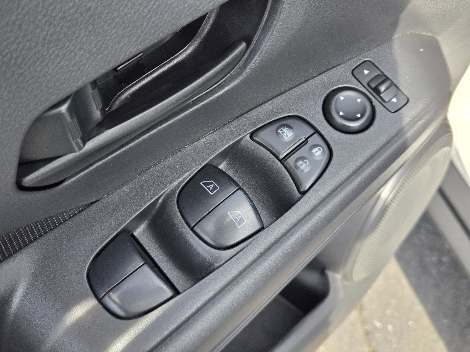 Used 2021 Nissan Kicks S FWD image 20