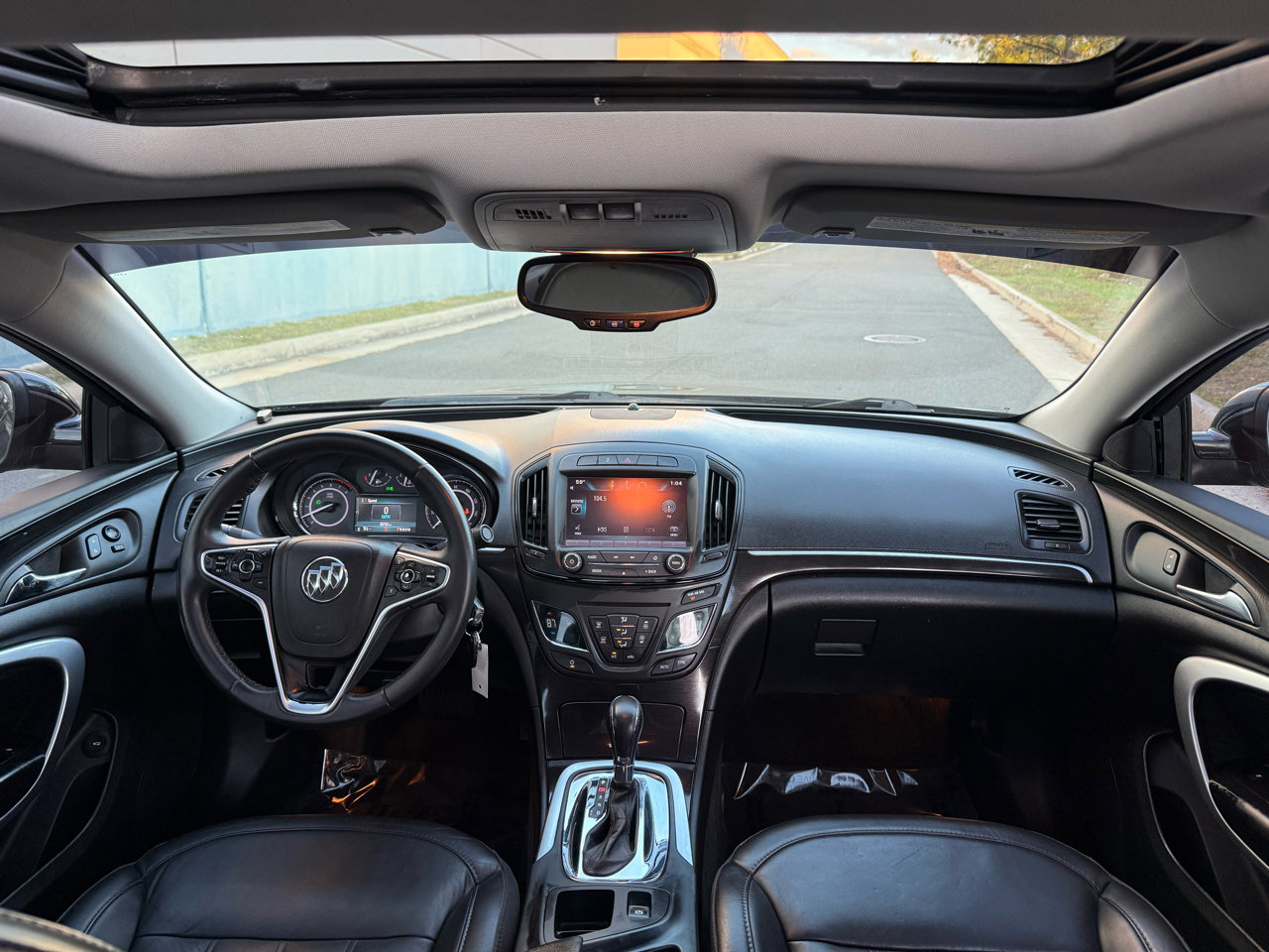 Used 2015 Buick Regal image 4