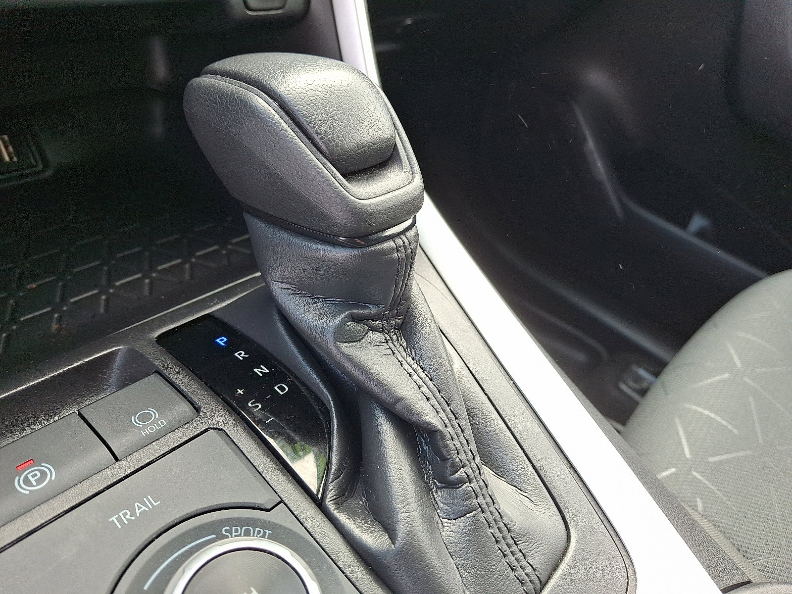 Certified 2024 Toyota RAV4 XLE AWD/4WD image 15