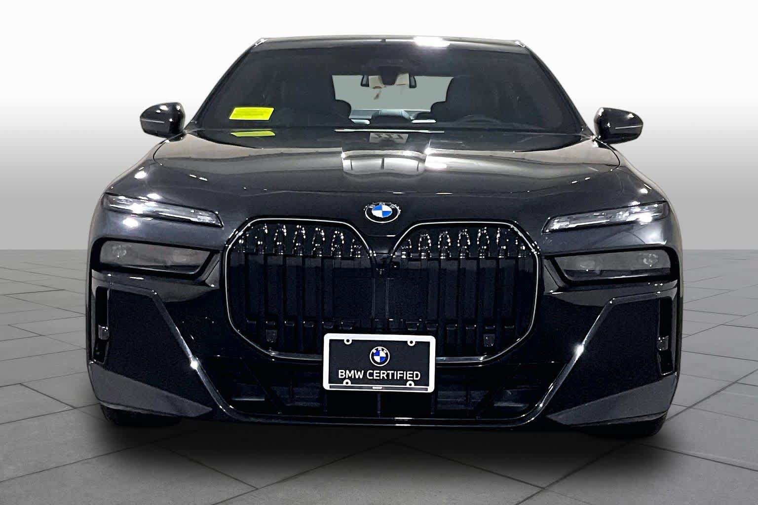 Used 2025 BMW 740i xDrive w/ Executive Package AWD/4WD image 3