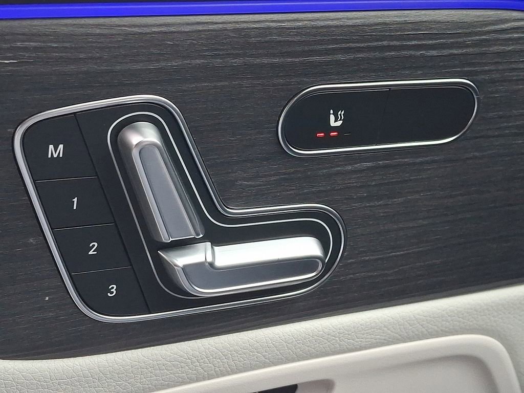 Used 2022 Mercedes-Benz GLB 35 AMG 4MATIC image 29