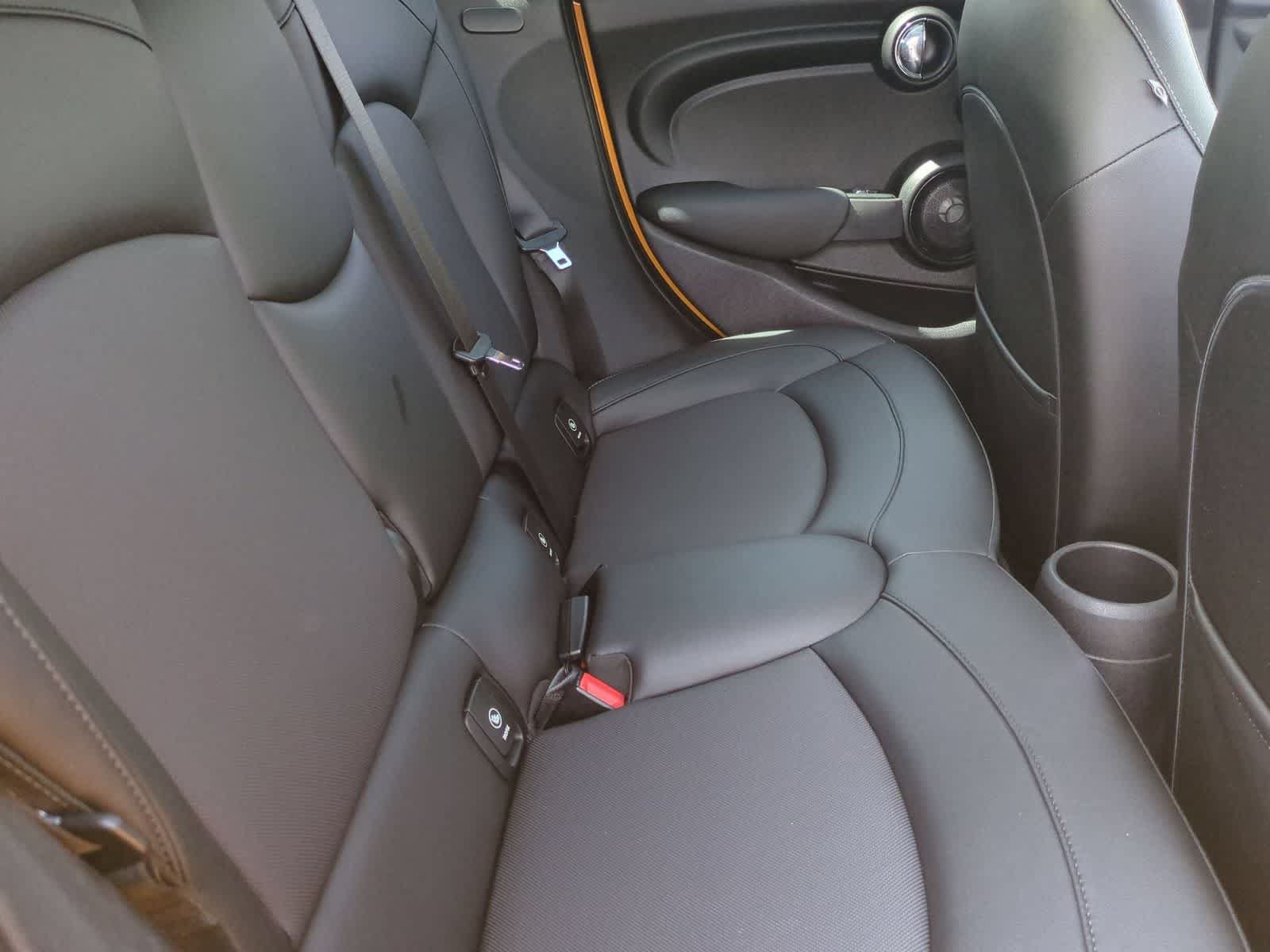 Used 2015 MINI Cooper 4-Door Hardtop FWD image 21