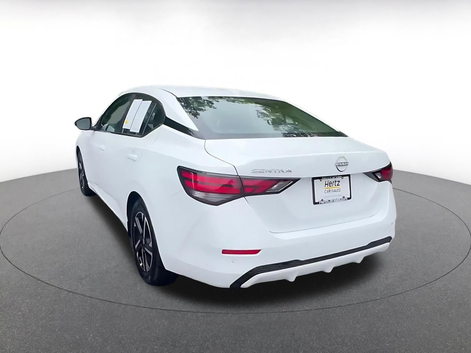 Used 2025 Nissan Sentra SV FWD image 11