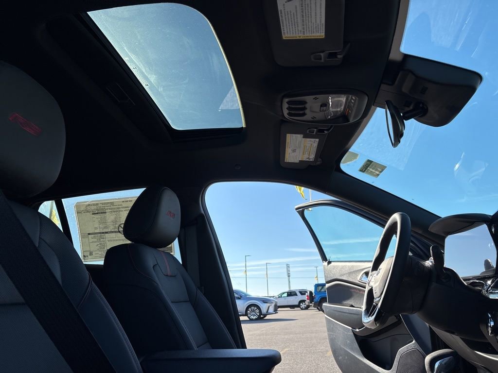 New 2026 Chevrolet Trax RS w/ Sunroof Package image 35
