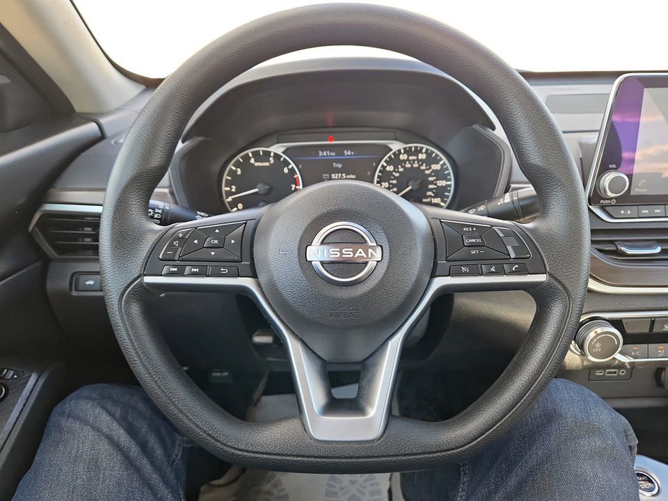 Used 2024 Nissan Altima 2.5 SV image 14