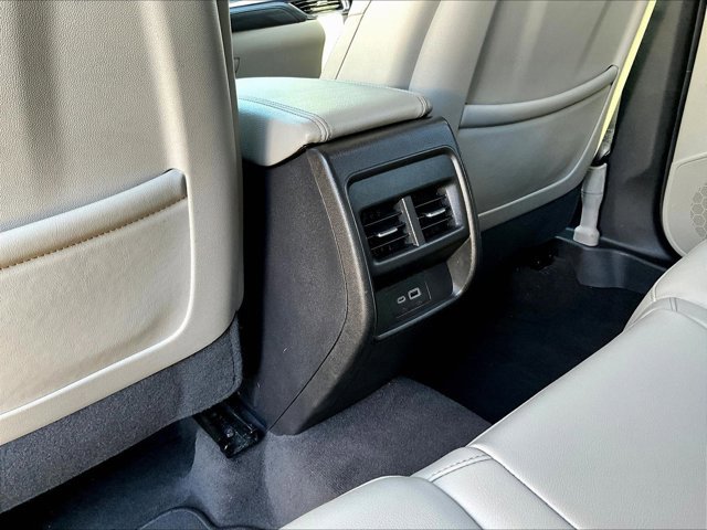 Used 2023 Cadillac XT4 Luxury image 25