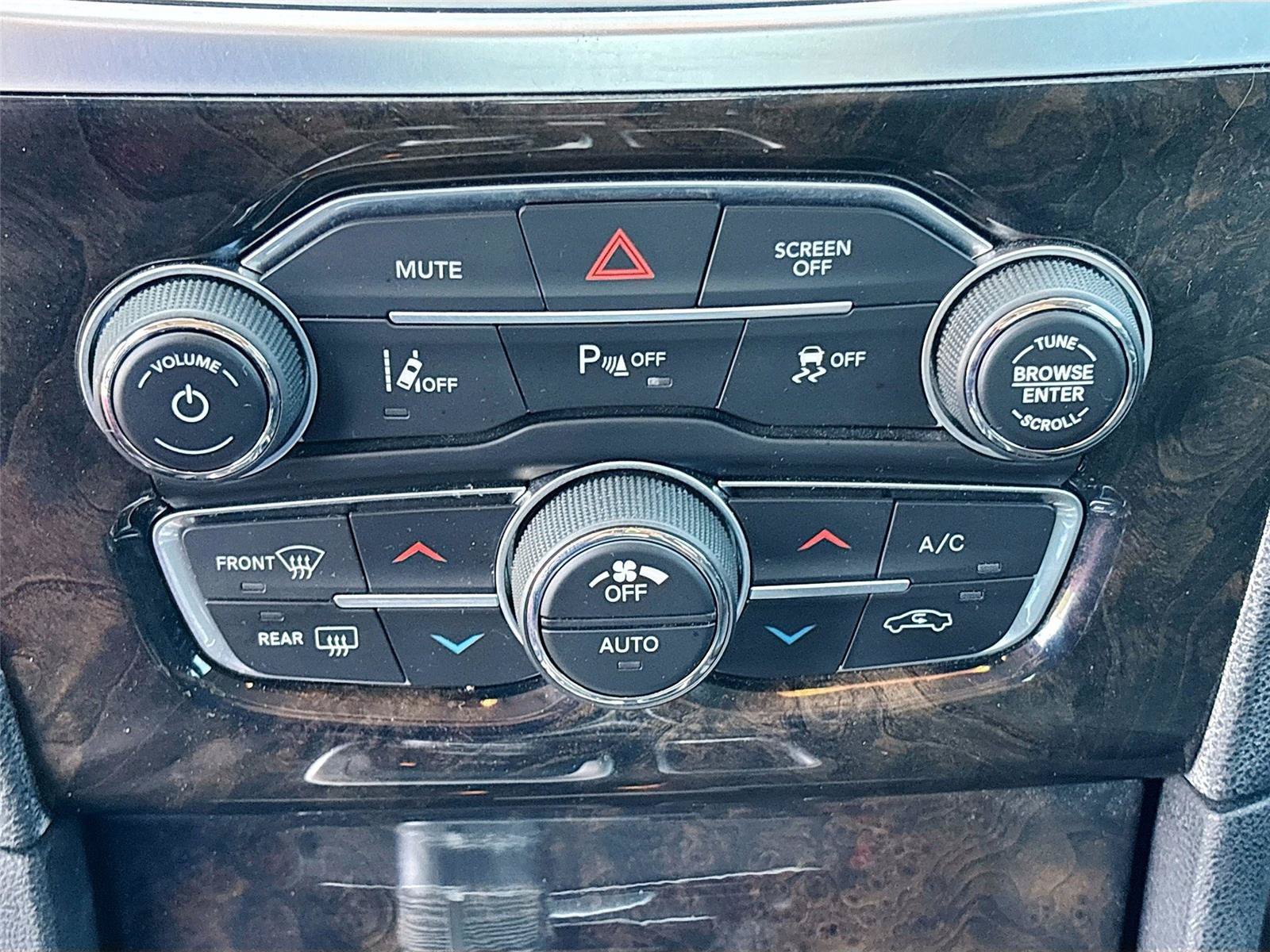 Used 2018 Chrysler 300 Limited w/ Safetytec Plus Group RWD image 16
