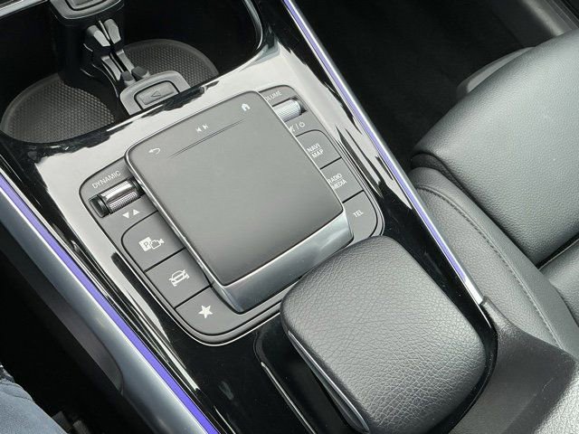 Used 2023 Mercedes-Benz GLB 250 4MATIC image 23