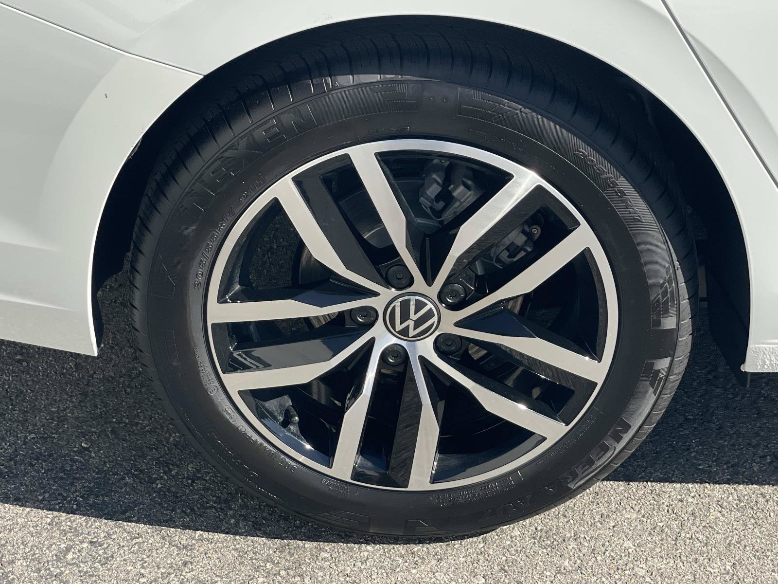 New 2027 Volkswagen Jetta SE FWD image 6