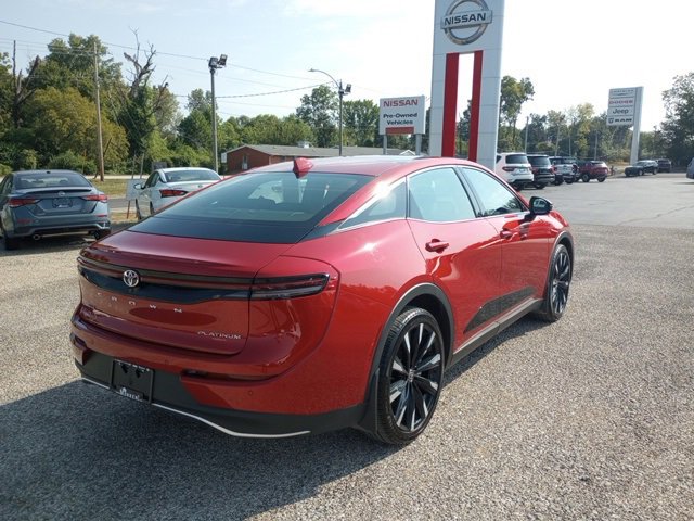 Used 2023 Toyota Crown Platinum image 3