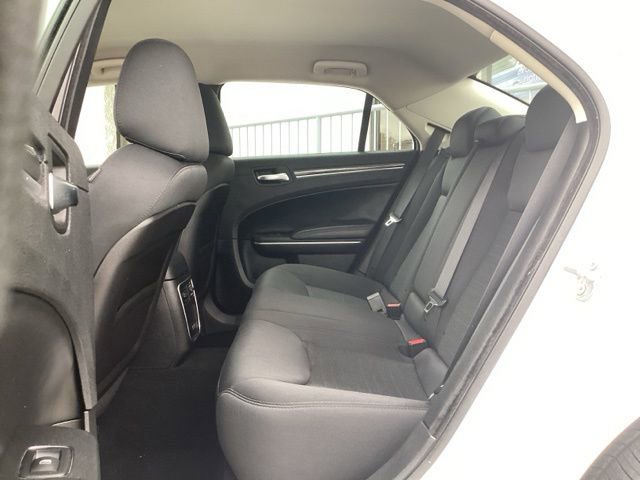 Used 2019 Chrysler 300 Touring w/ Sport Appearance Package image 25