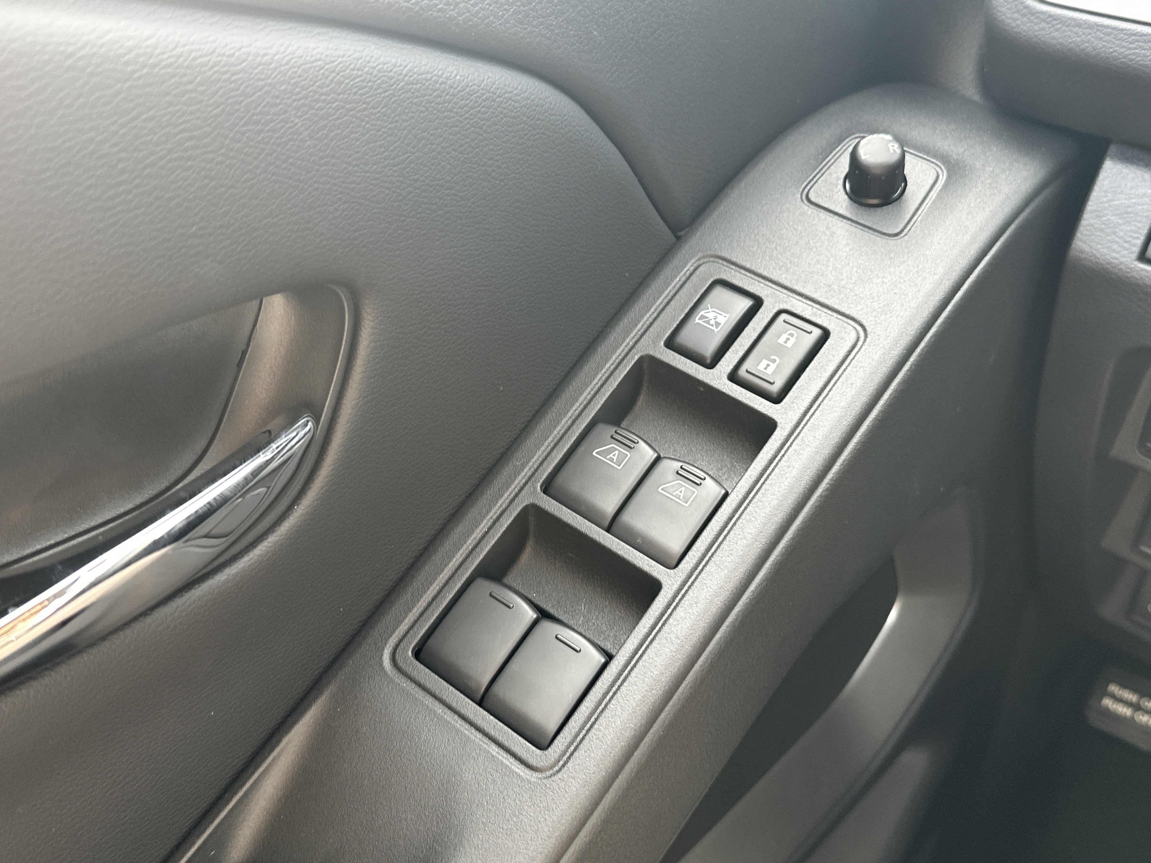 New 2026 Nissan Frontier SV w/ SV Convenience Package image 23