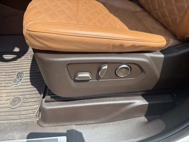 Used 2023 Cadillac Escalade ESV Sport w/ LPO, ONYX Package AWD/4WD image 9