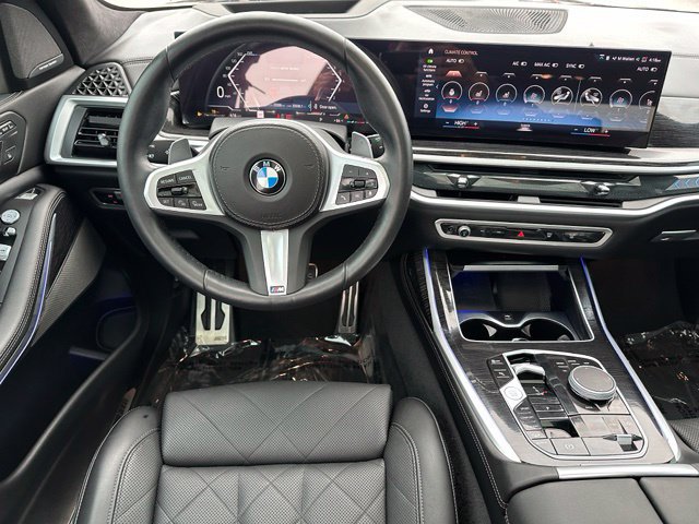 Used 2023 BMW X7 xDrive40i w/ M Sport Package AWD/4WD image 19
