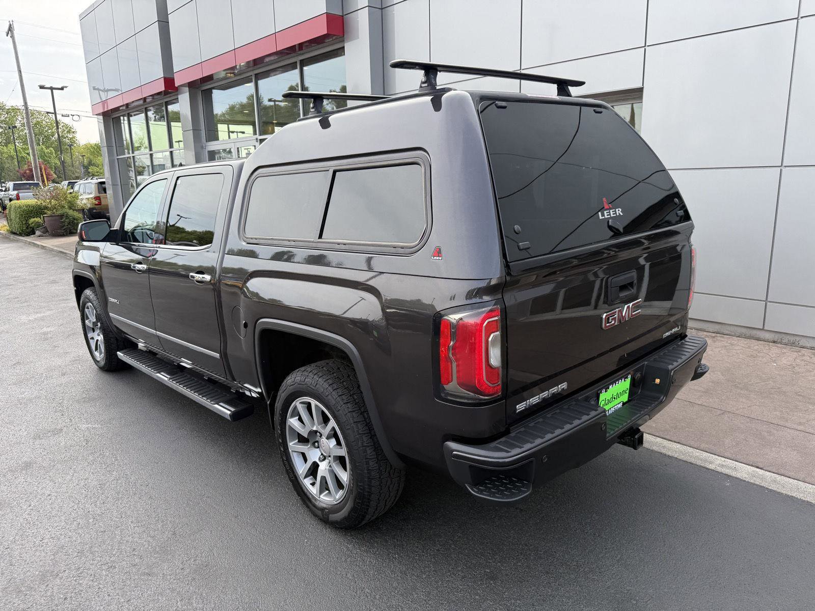 Used 2016 GMC Sierra 1500 Denali w/ Enhanced Driver Alert Package AWD/4WD image 3