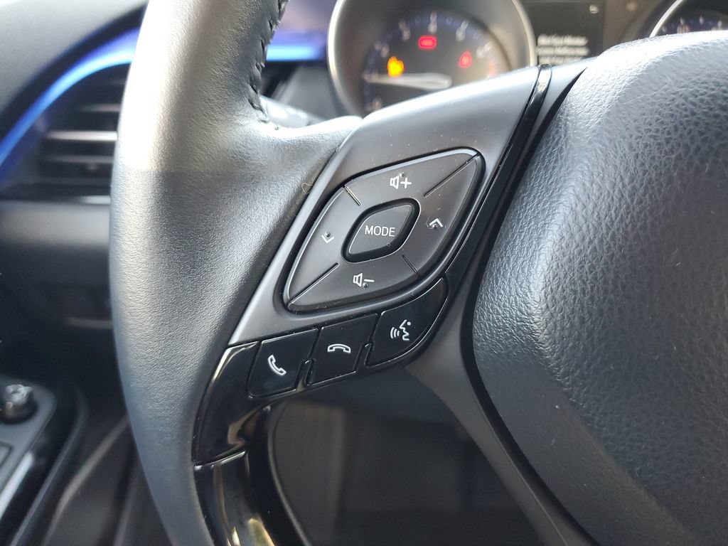 Used 2022 Toyota C-HR XLE FWD image 19