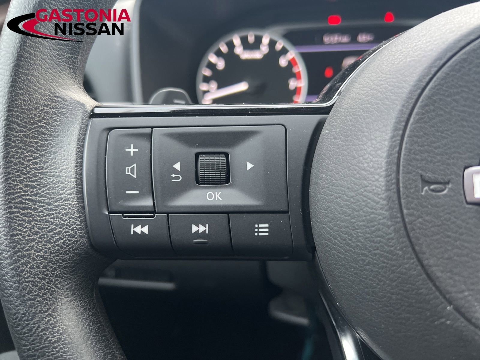 Used 2023 Nissan Rogue SV image 51