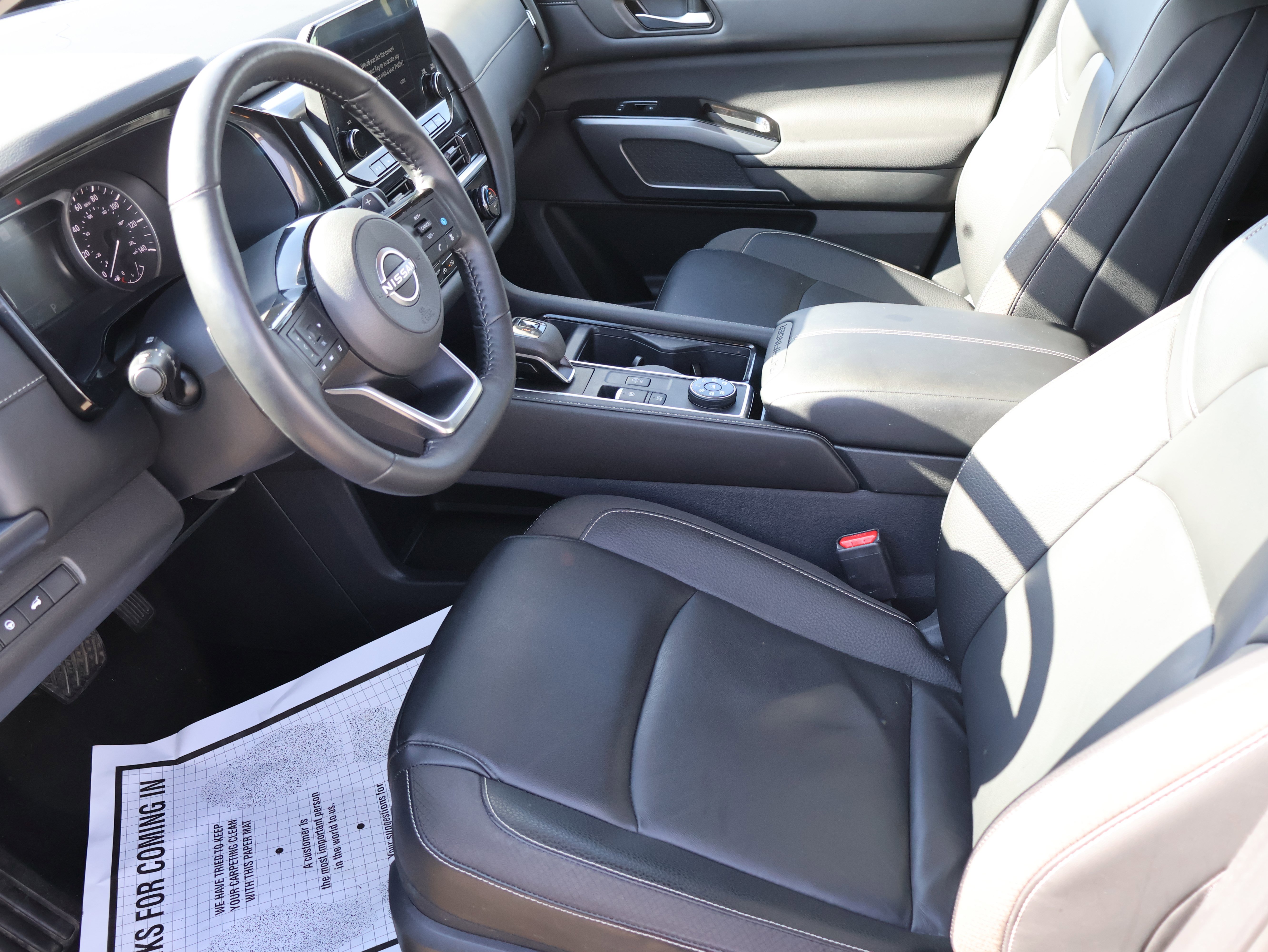 Used 2024 Nissan Pathfinder SL image 39