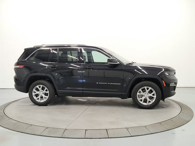 Used 2024 Jeep Grand Cherokee Limited RWD image 8