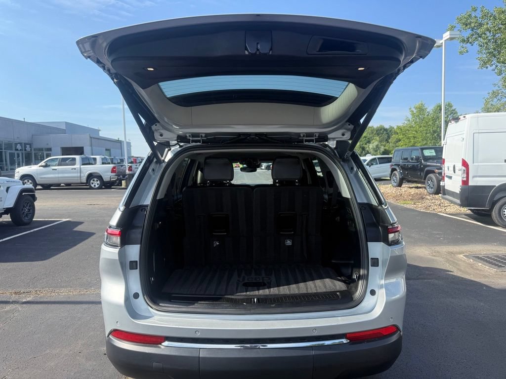 Used 2021 Jeep Grand Cherokee L Limited AWD/4WD image 47
