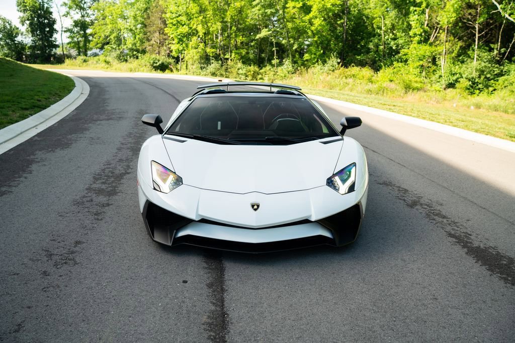 Used 2017 Lamborghini Aventador LP 750-4 Superveloce AWD/4WD image 8