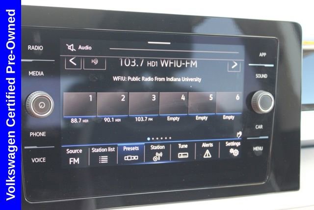 Used 2025 Volkswagen Taos SE w/ Panoramic Sunroof Package FWD image 34