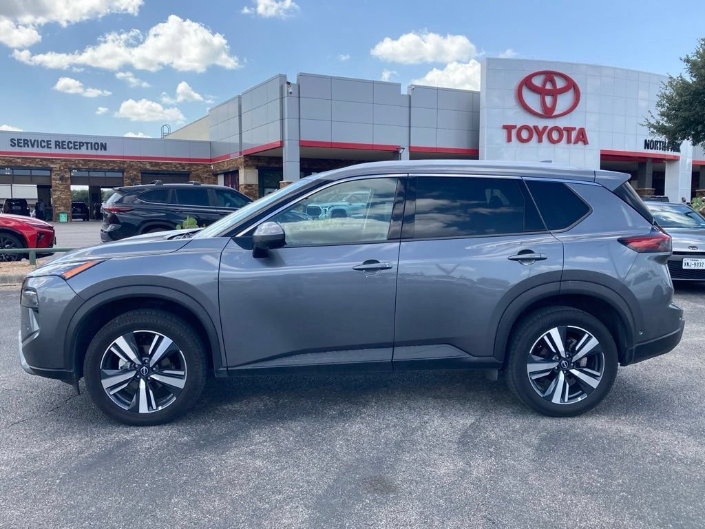 Used 2026 Nissan Rogue SL AWD/4WD image 8