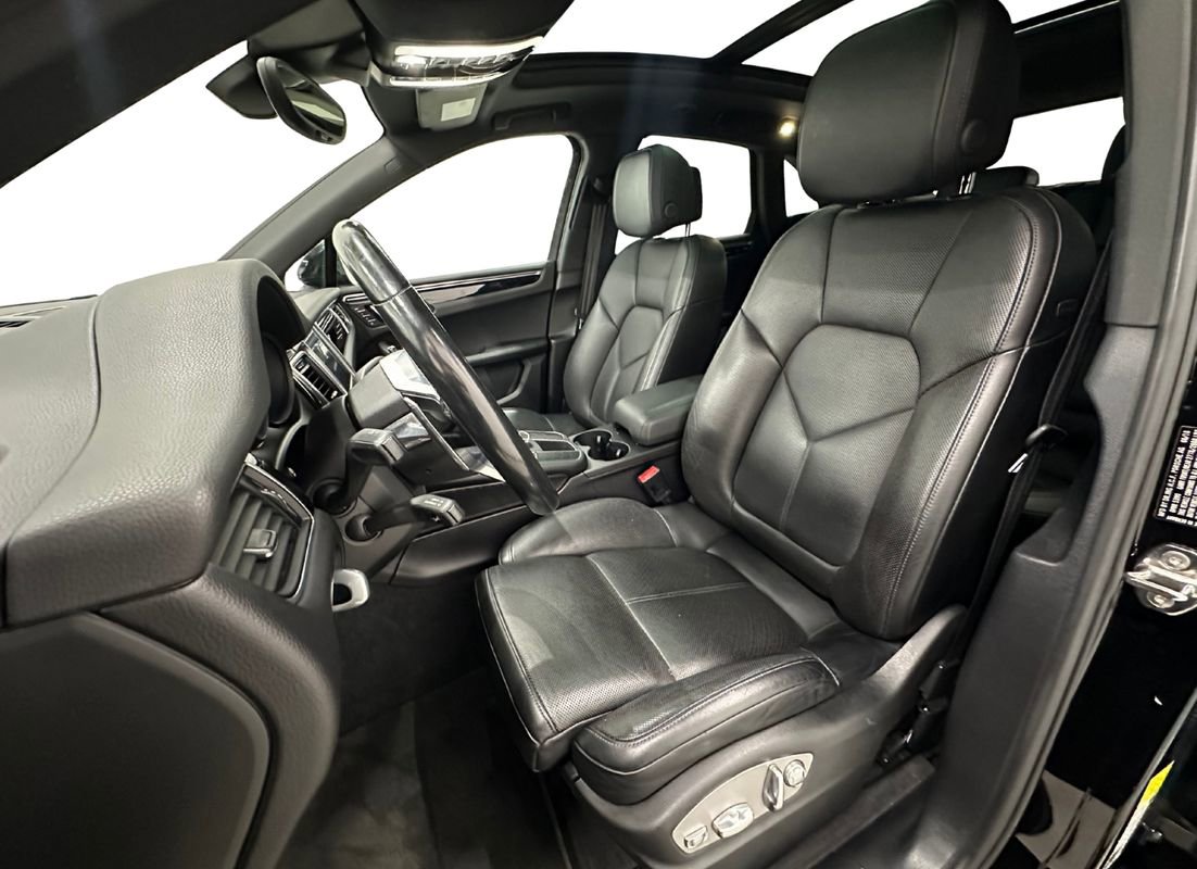 Used 2018 Porsche Macan image 12