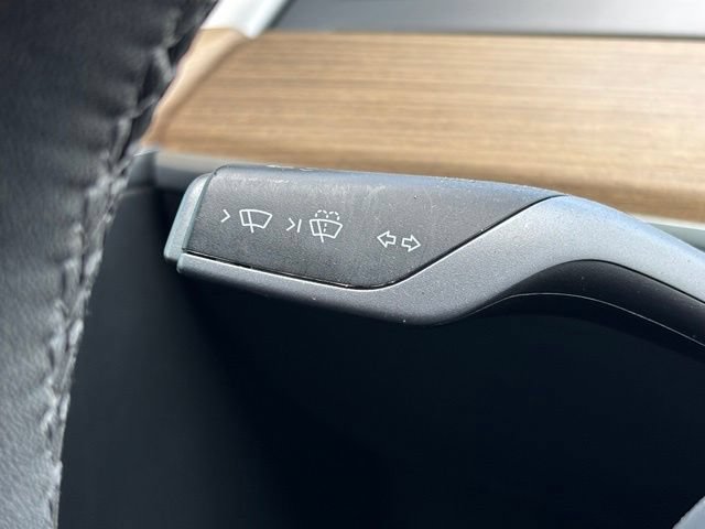 Used 2023 Tesla Model Y Performance AWD/4WD image 18