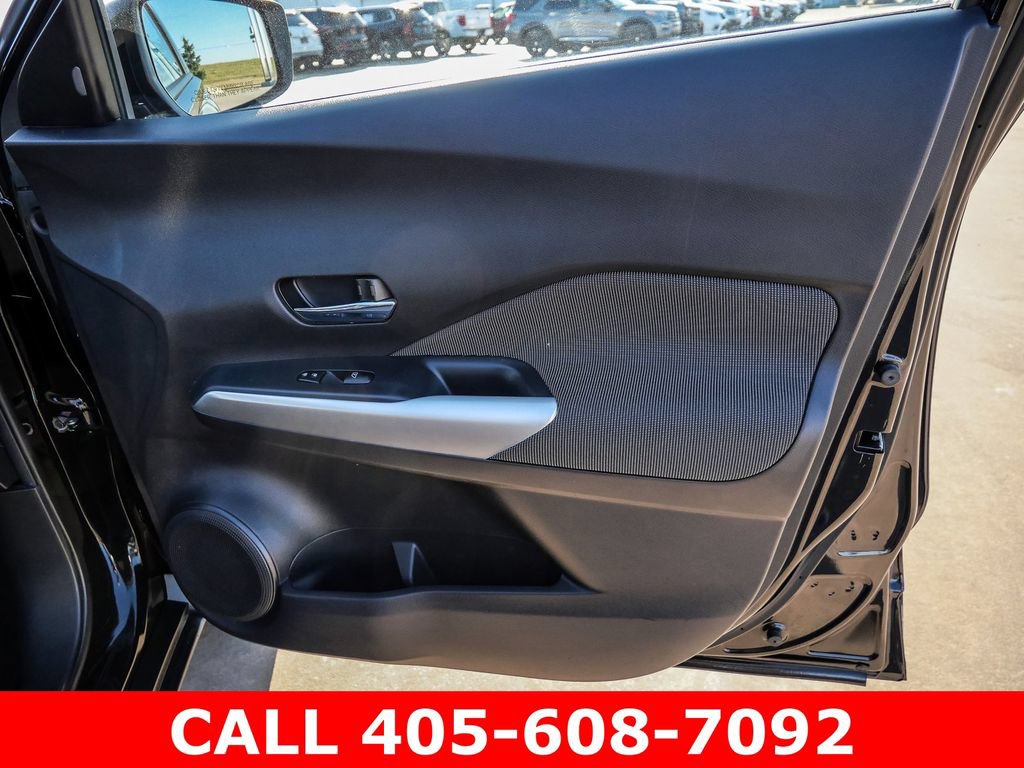 Used 2019 Nissan Kicks SV FWD image 16