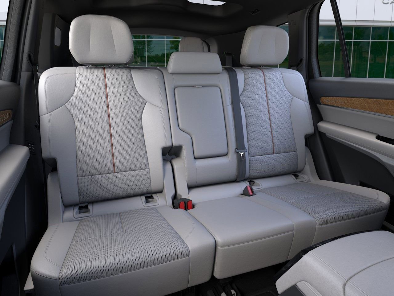 Used 2026 Cadillac Vistiq Sport image 17