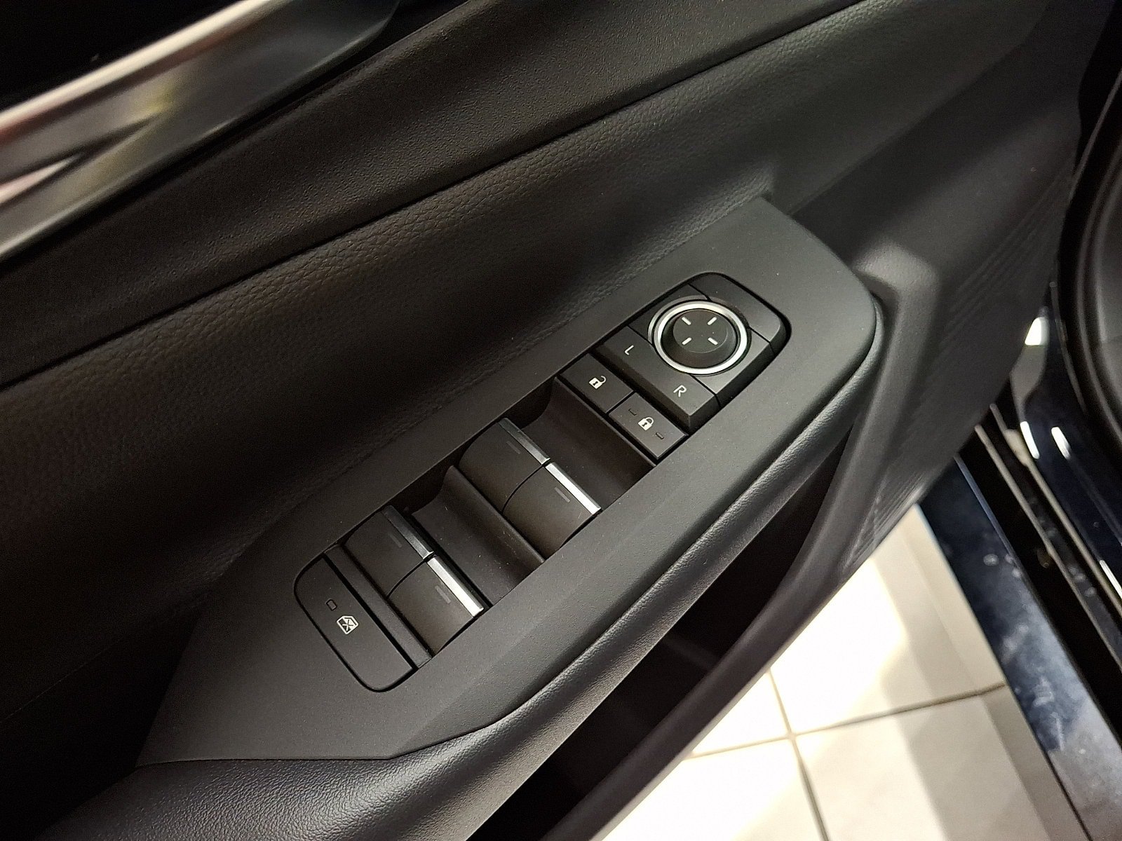 New 2024 Toyota Prius Prime Premium FWD image 14
