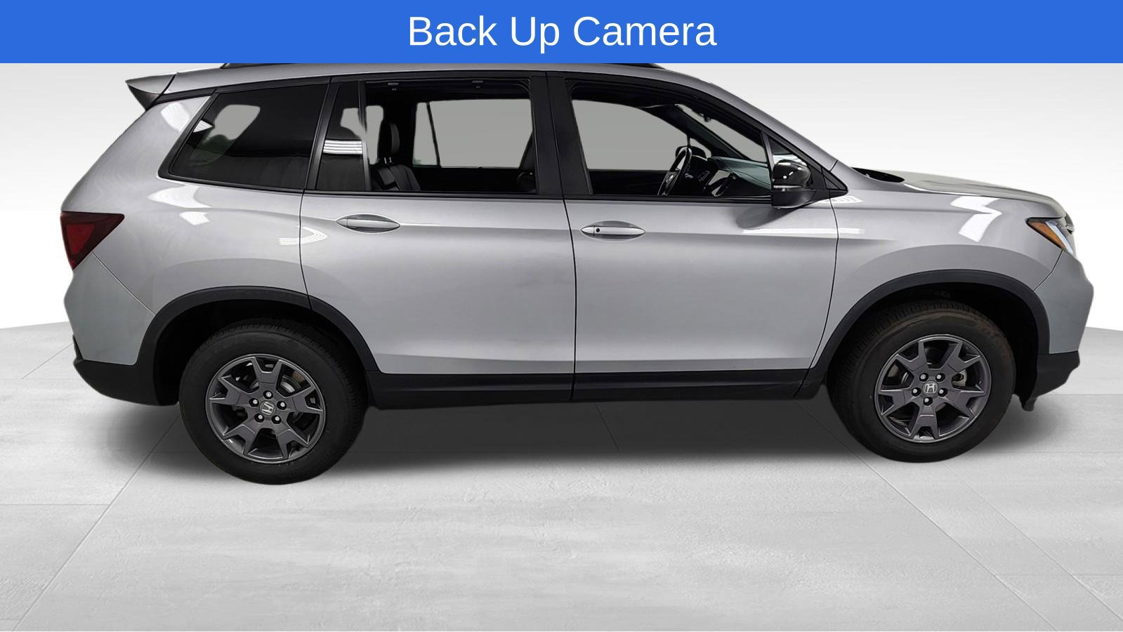 Used 2024 Honda Passport TrailSport image 2