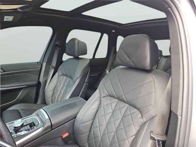 Used 2024 BMW X5 M60i image 11