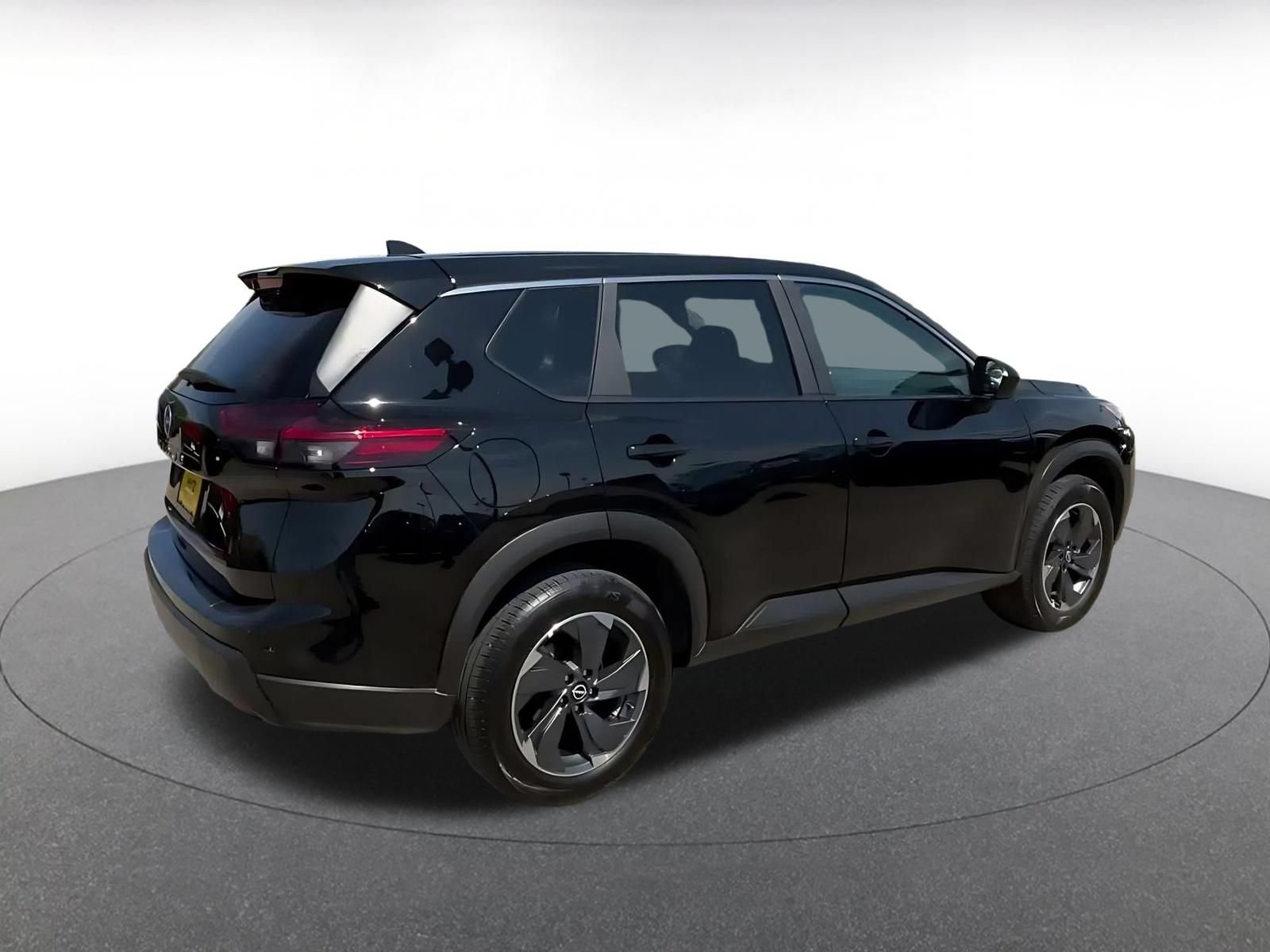 Used 2025 Nissan Rogue SV FWD image 14