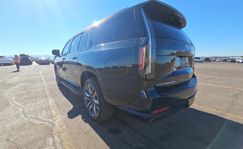 Used 2023 Cadillac Escalade ESV Sport image 14