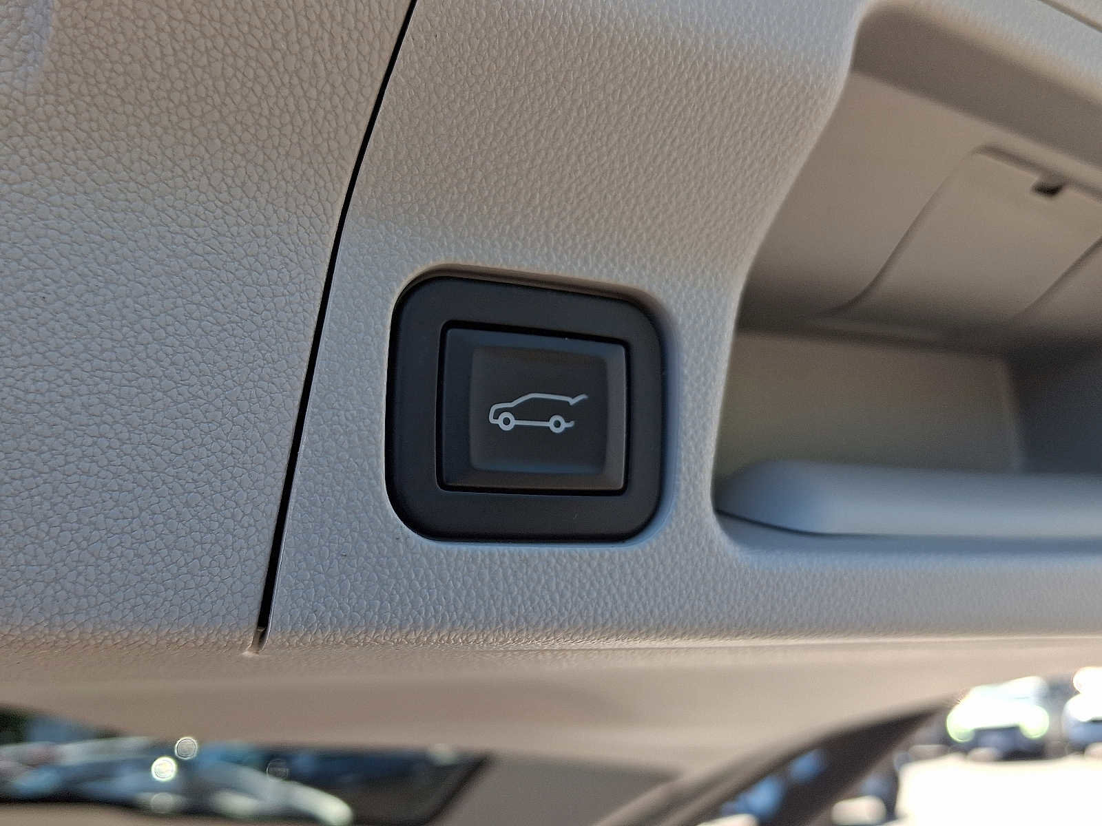 Used 2019 GMC Acadia SLT w/ LPO, Floor Liner Package image 32