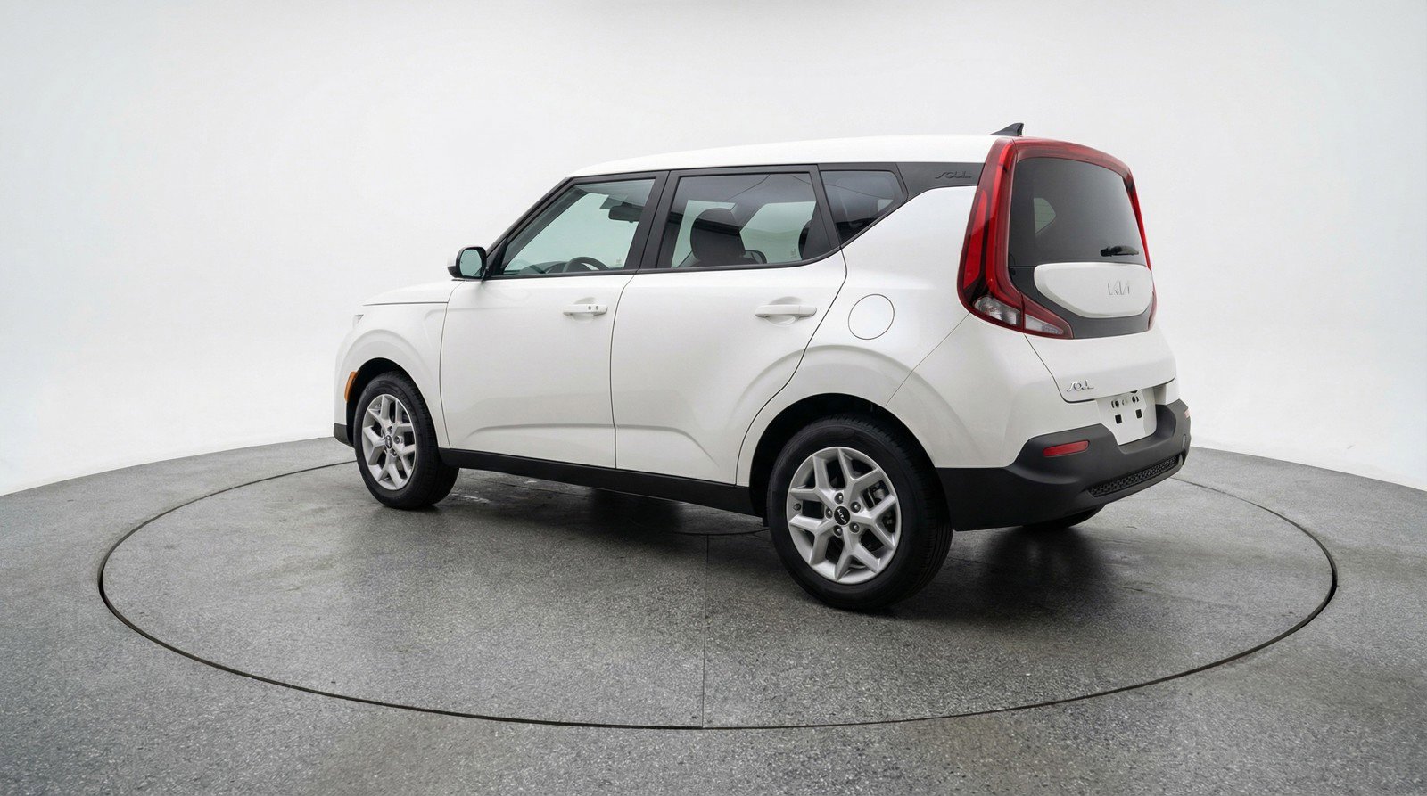 Used 2025 Kia Soul LX w/ LX Technology Package FWD image 6