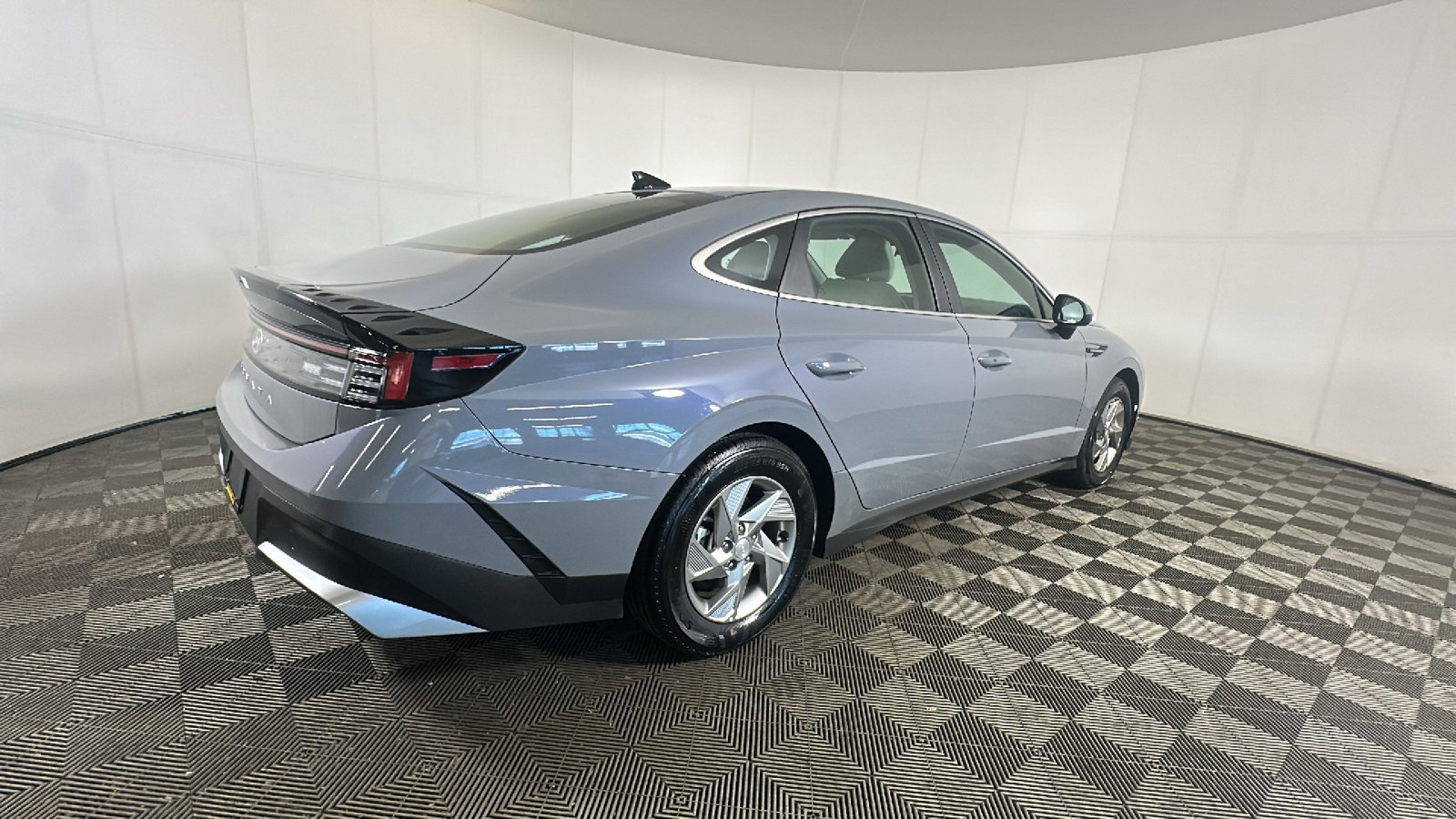Certified 2026 Hyundai Sonata SE FWD image 3