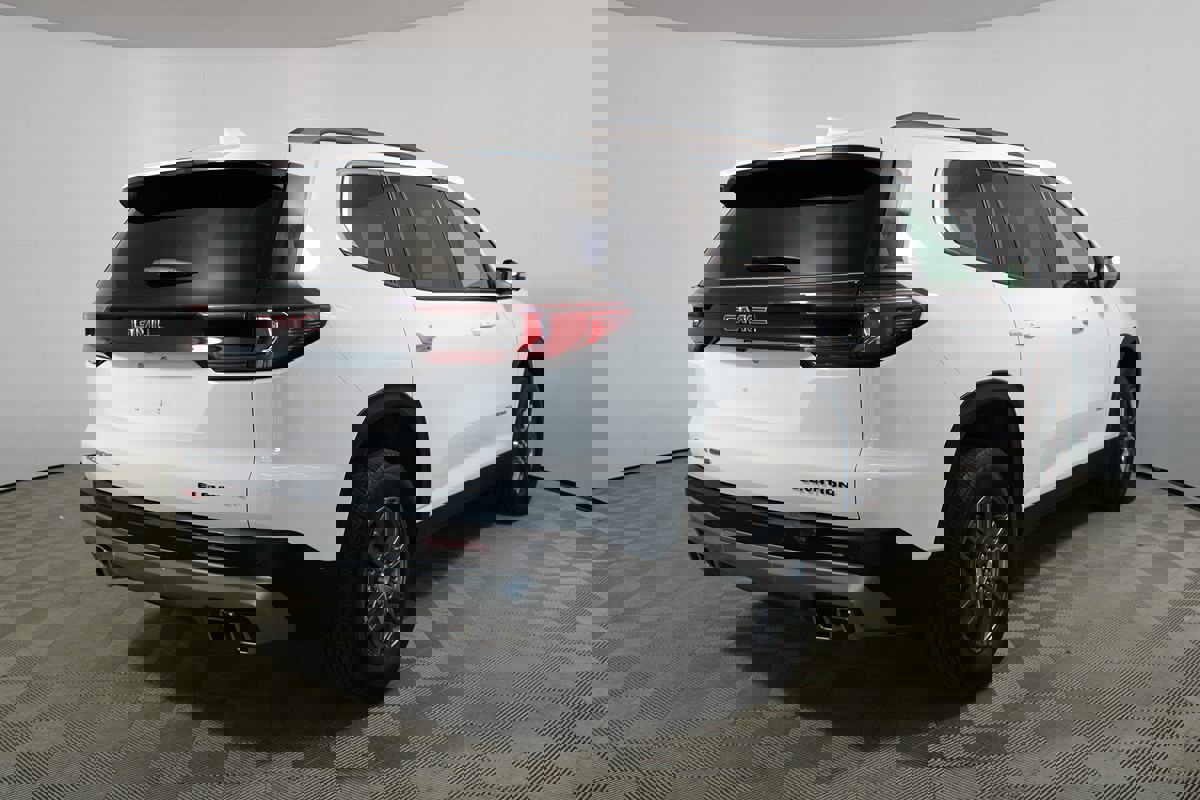 Used 2025 GMC Acadia Elevation image 49
