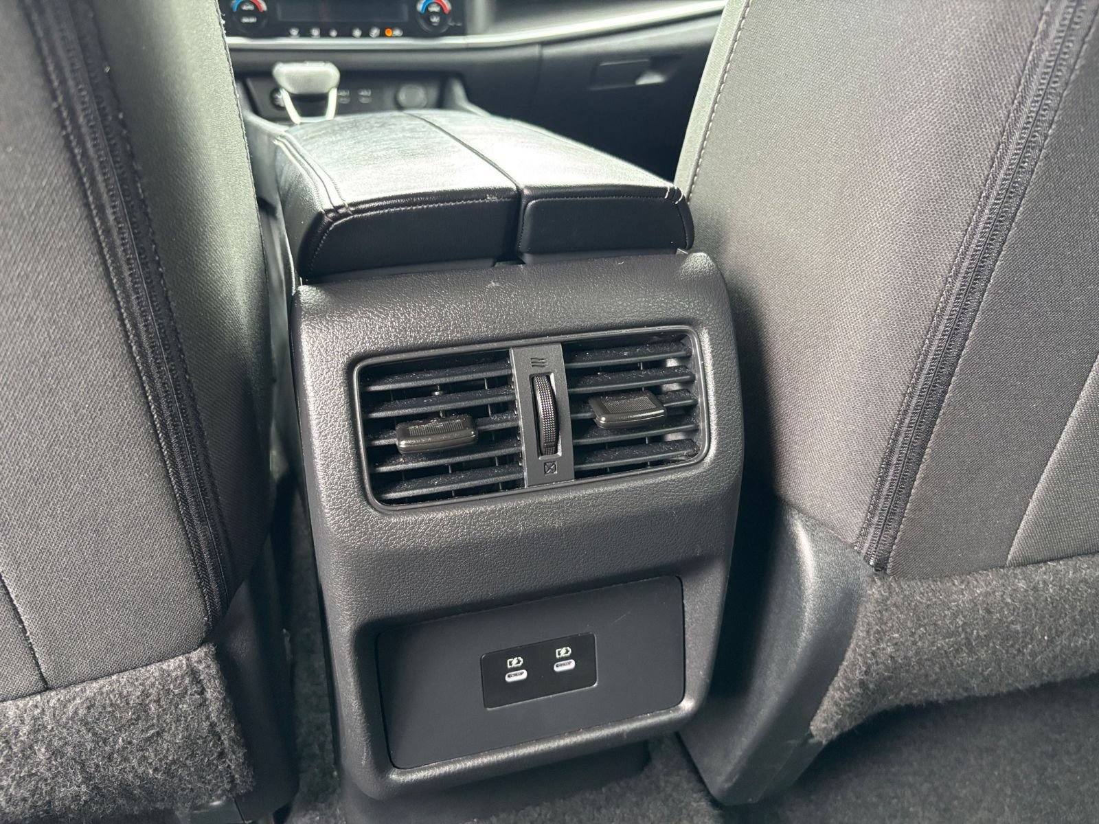 Used 2025 Nissan Rogue SV FWD image 24