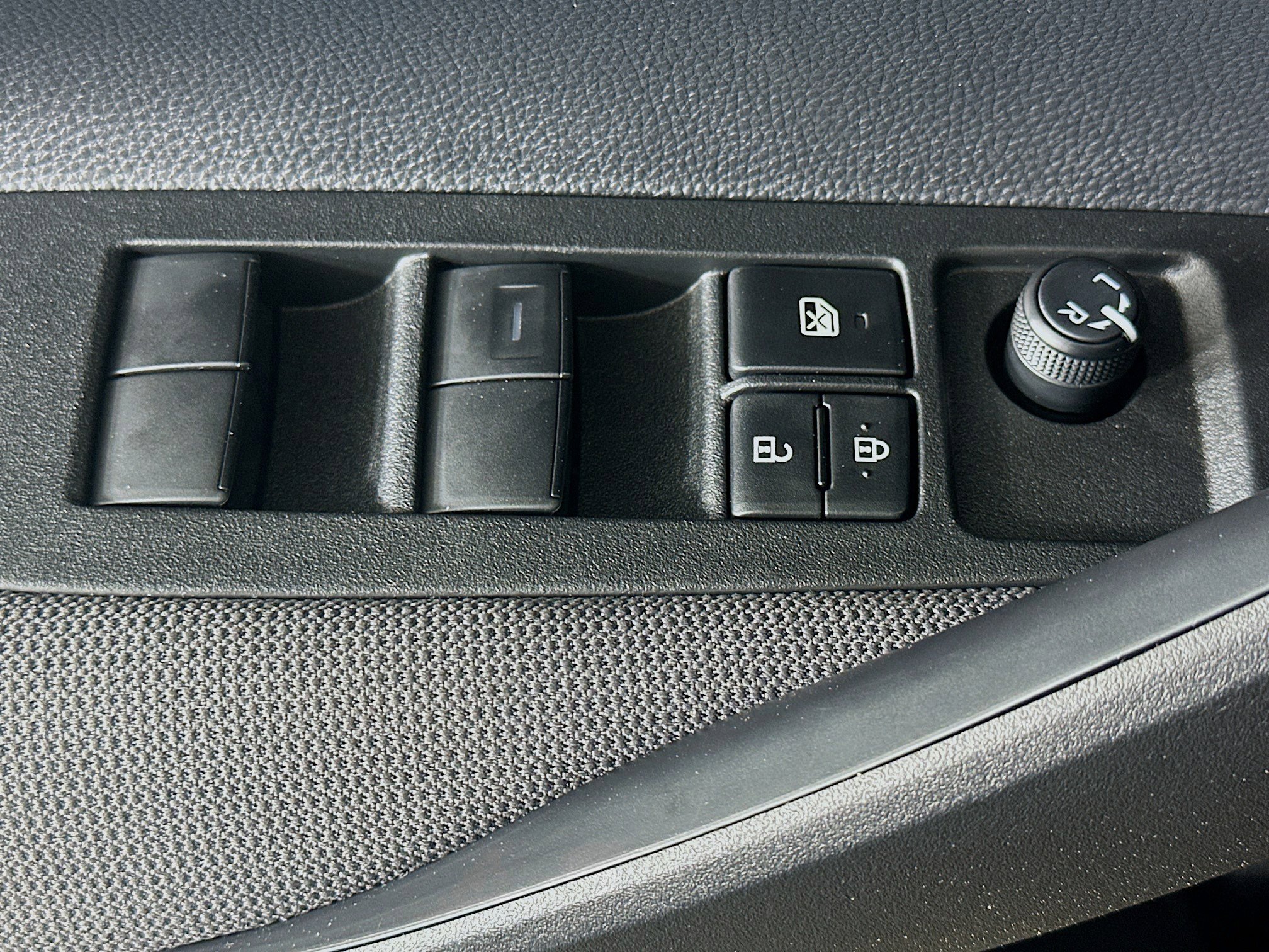 Used 2026 Toyota Corolla LE FWD image 15