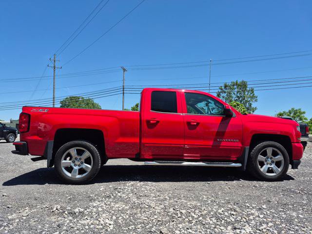 Used 2017 Chevrolet Silverado 1500 LT AWD/4WD image 3