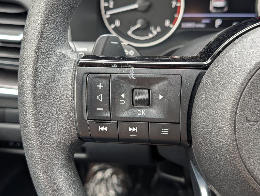 Used 2023 Nissan Rogue SV AWD/4WD image 24
