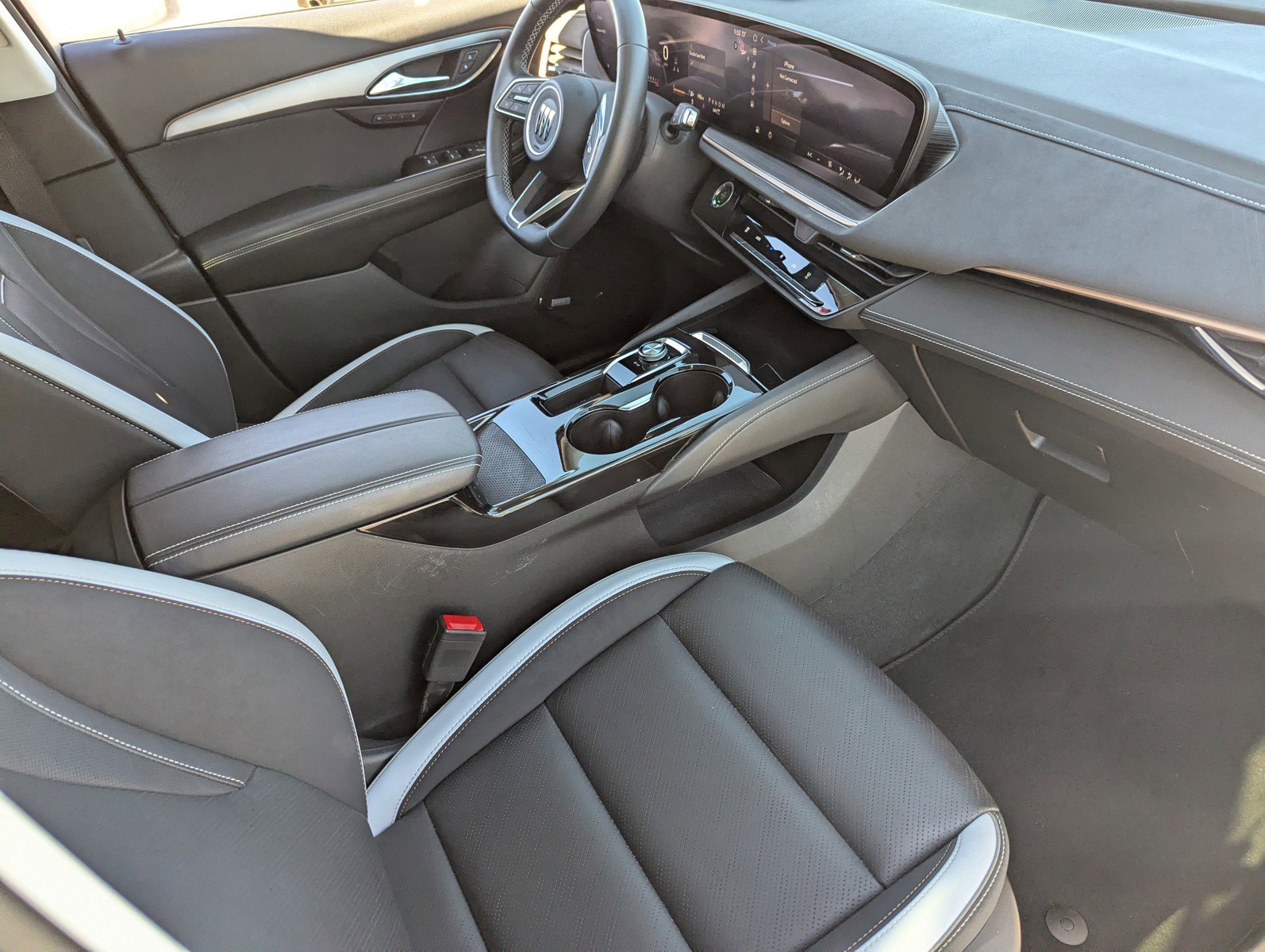 Certified 2025 Buick Envision Sport Touring image 14