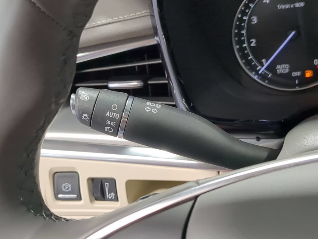 Used 2025 Cadillac XT5 Premium Luxury AWD/4WD image 33