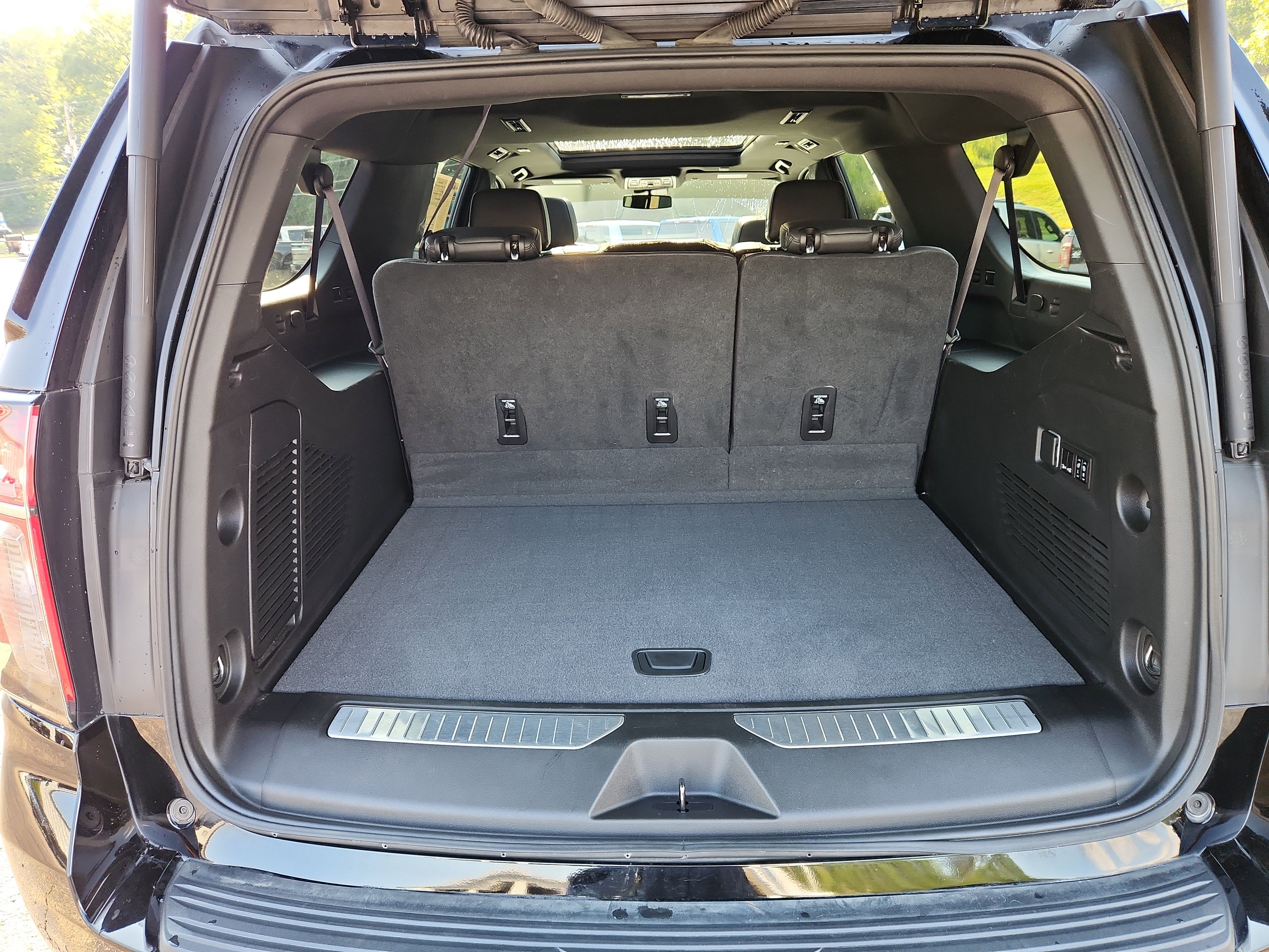 Used 2023 Chevrolet Suburban Z71 w/ Z71 Off-Road Package image 58