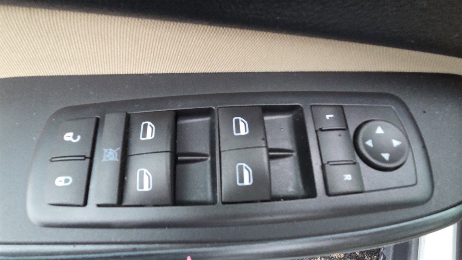 Used 2016 Jeep Cherokee Sport image 24