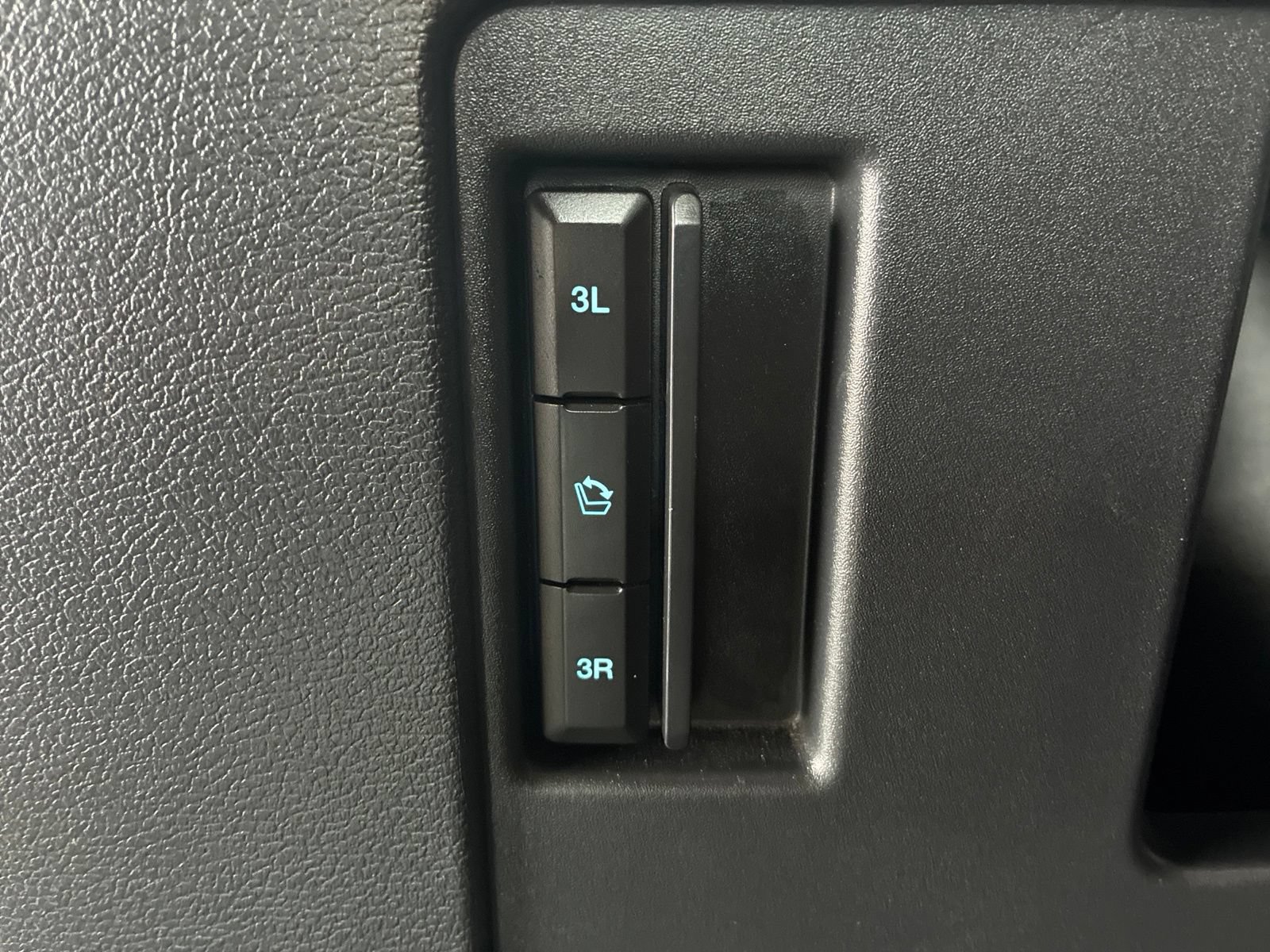 Used 2024 Ford Expedition XLT AWD/4WD image 14