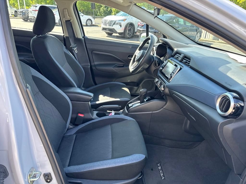 Used 2025 Nissan Versa SV FWD image 29